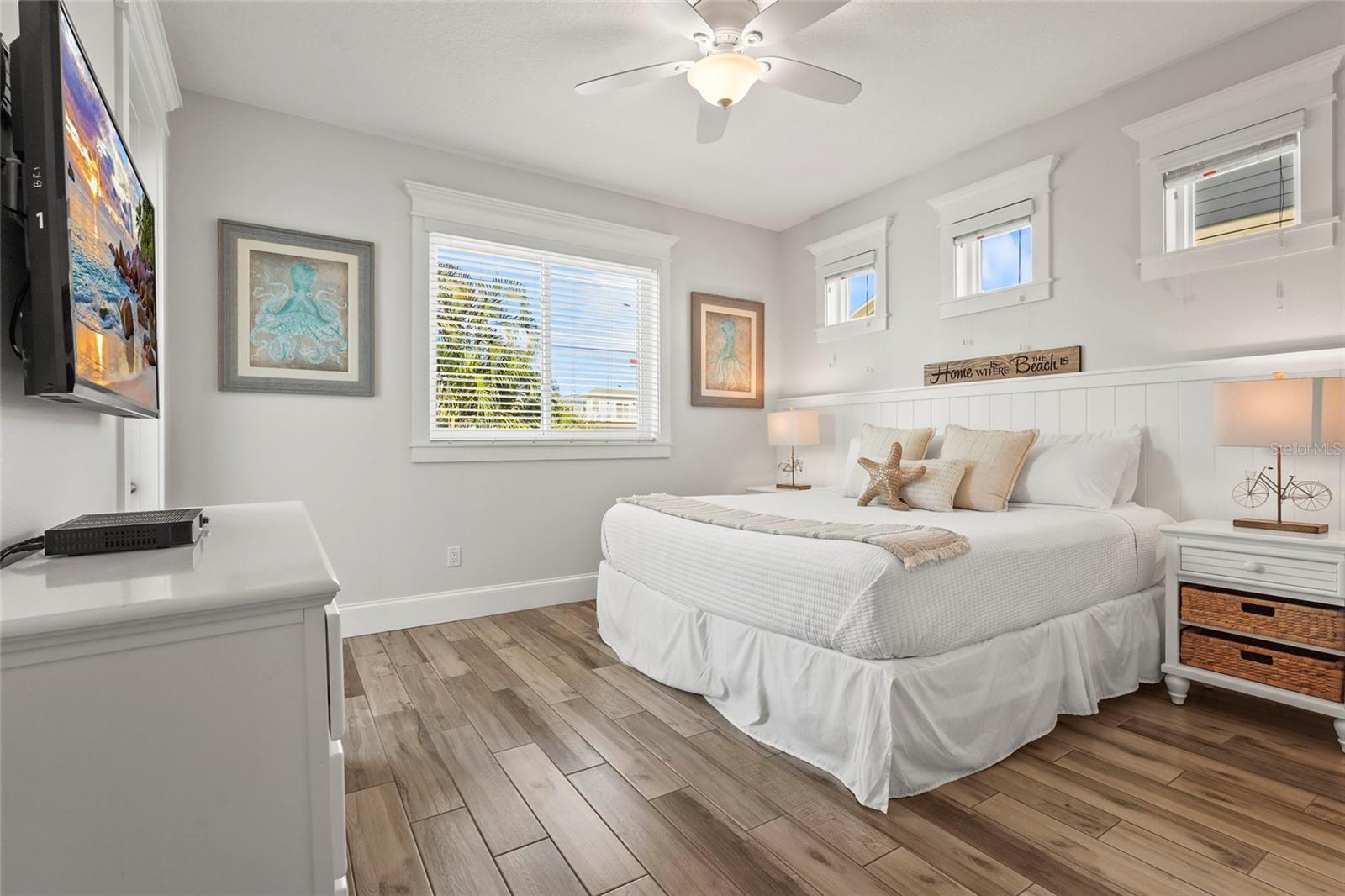 CORTEZ BEACH - Residential