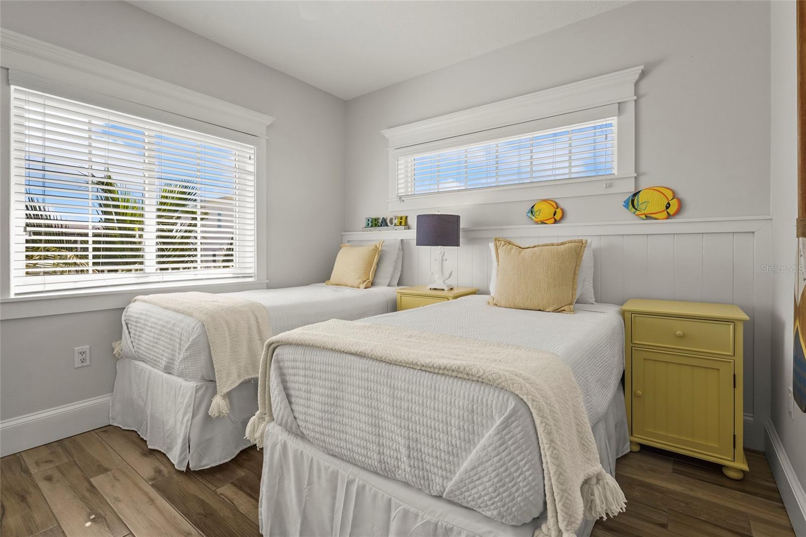 CORTEZ BEACH - Residential