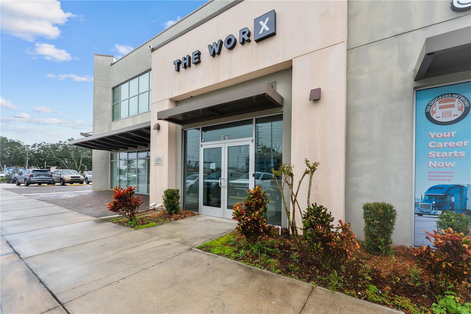 PLAZA WINEGARD - Commercial Lease