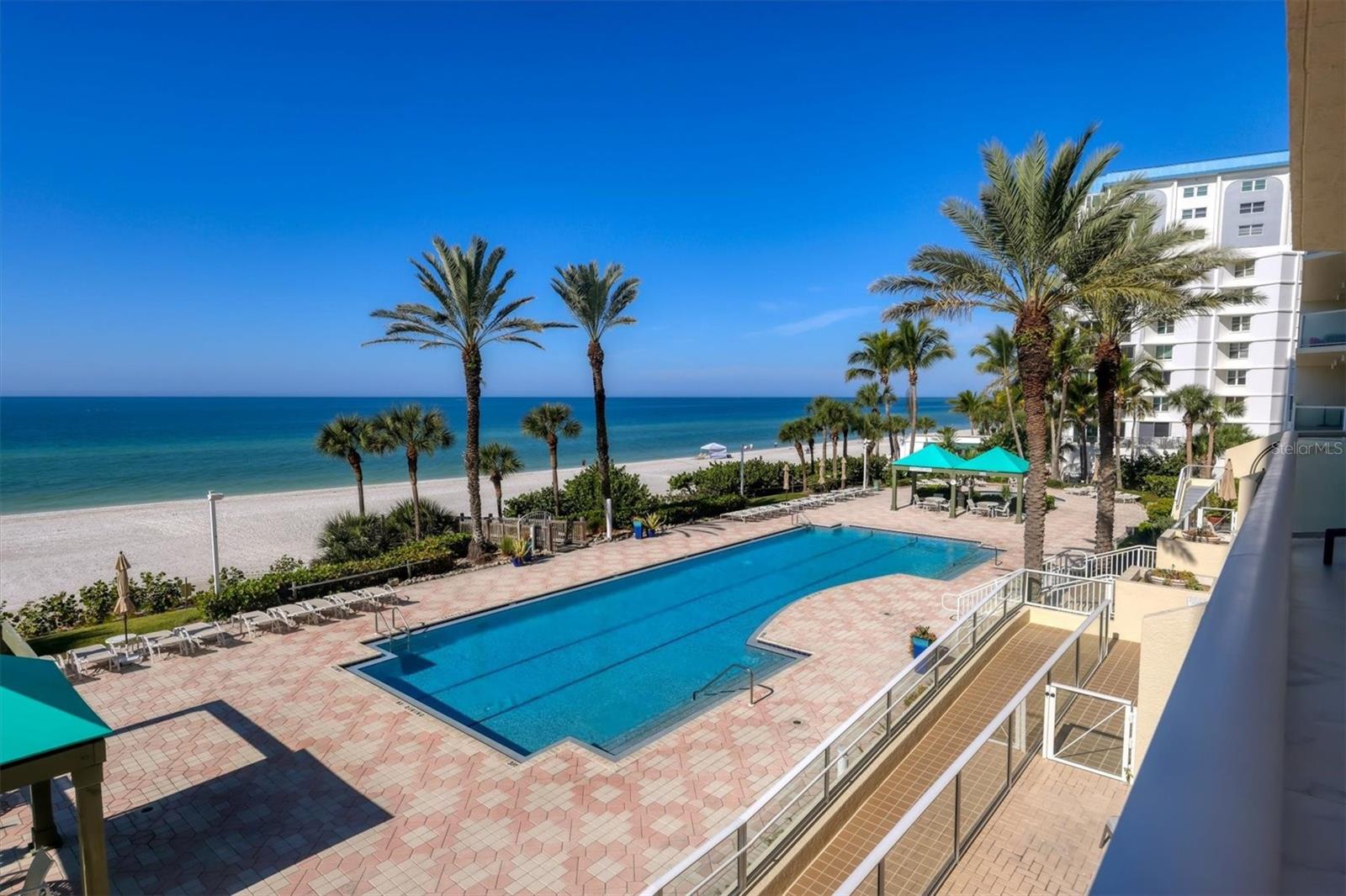 L ELEGANCE ON LIDO BEACH - Residential