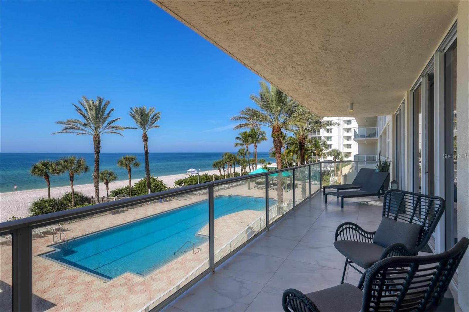 L ELEGANCE ON LIDO BEACH - Residential