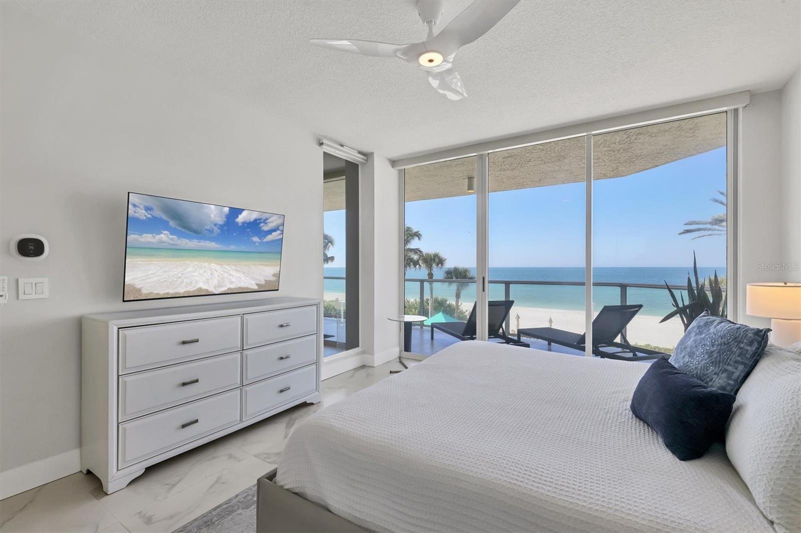 L ELEGANCE ON LIDO BEACH - Residential