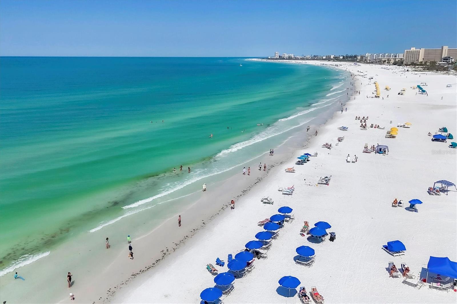 L ELEGANCE ON LIDO BEACH - Residential