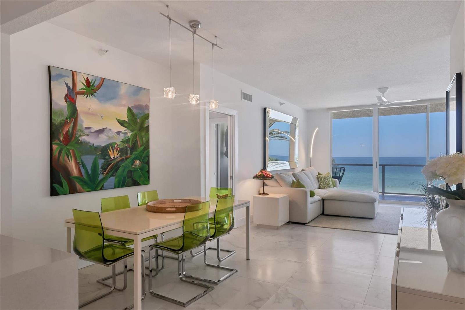 L ELEGANCE ON LIDO BEACH - Residential