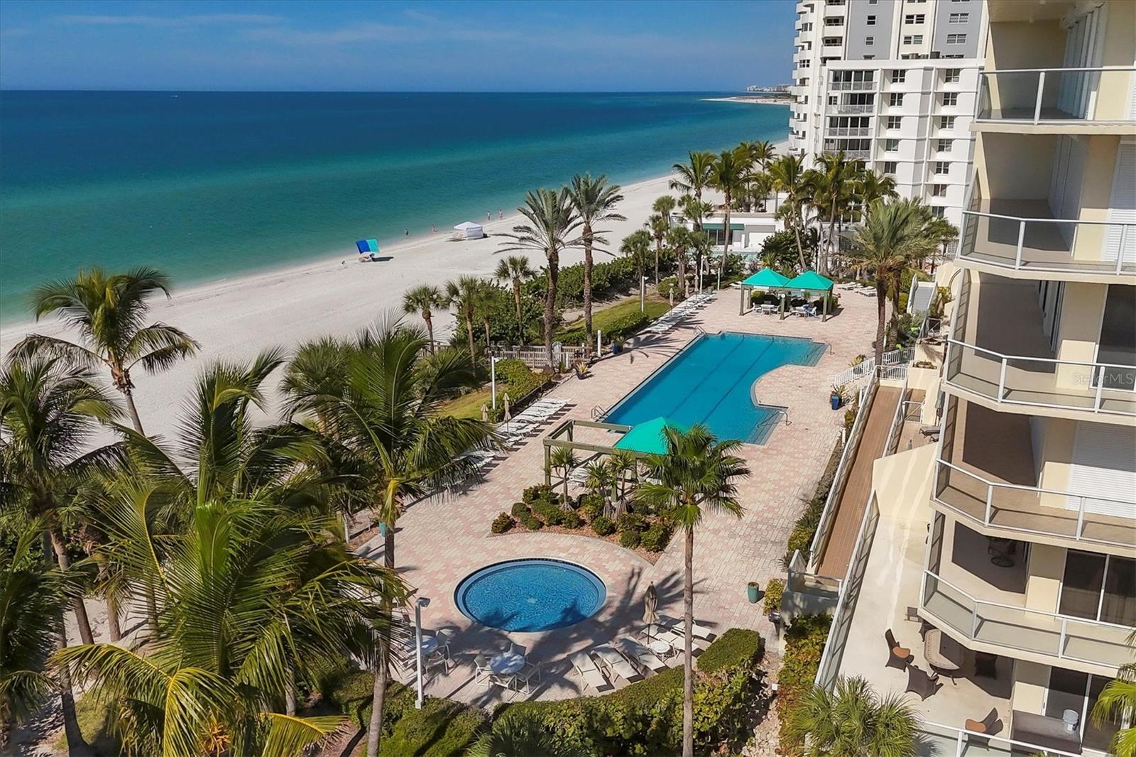 L ELEGANCE ON LIDO BEACH - Residential