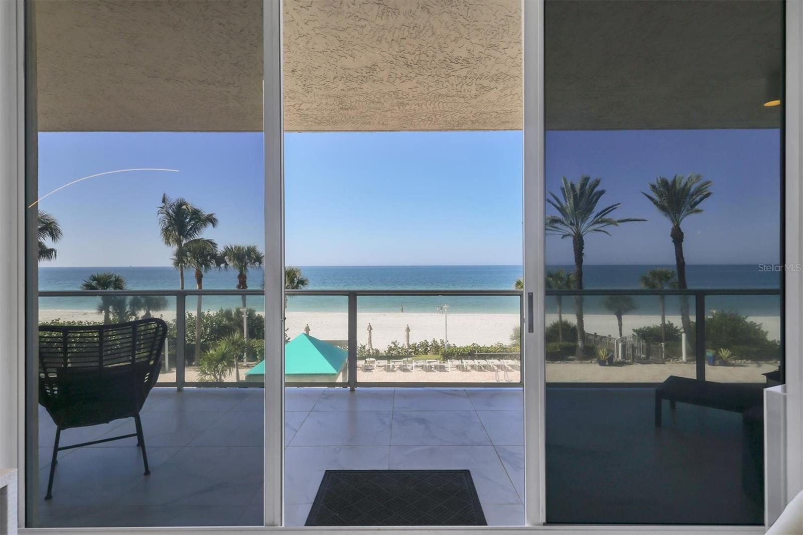 L ELEGANCE ON LIDO BEACH - Residential