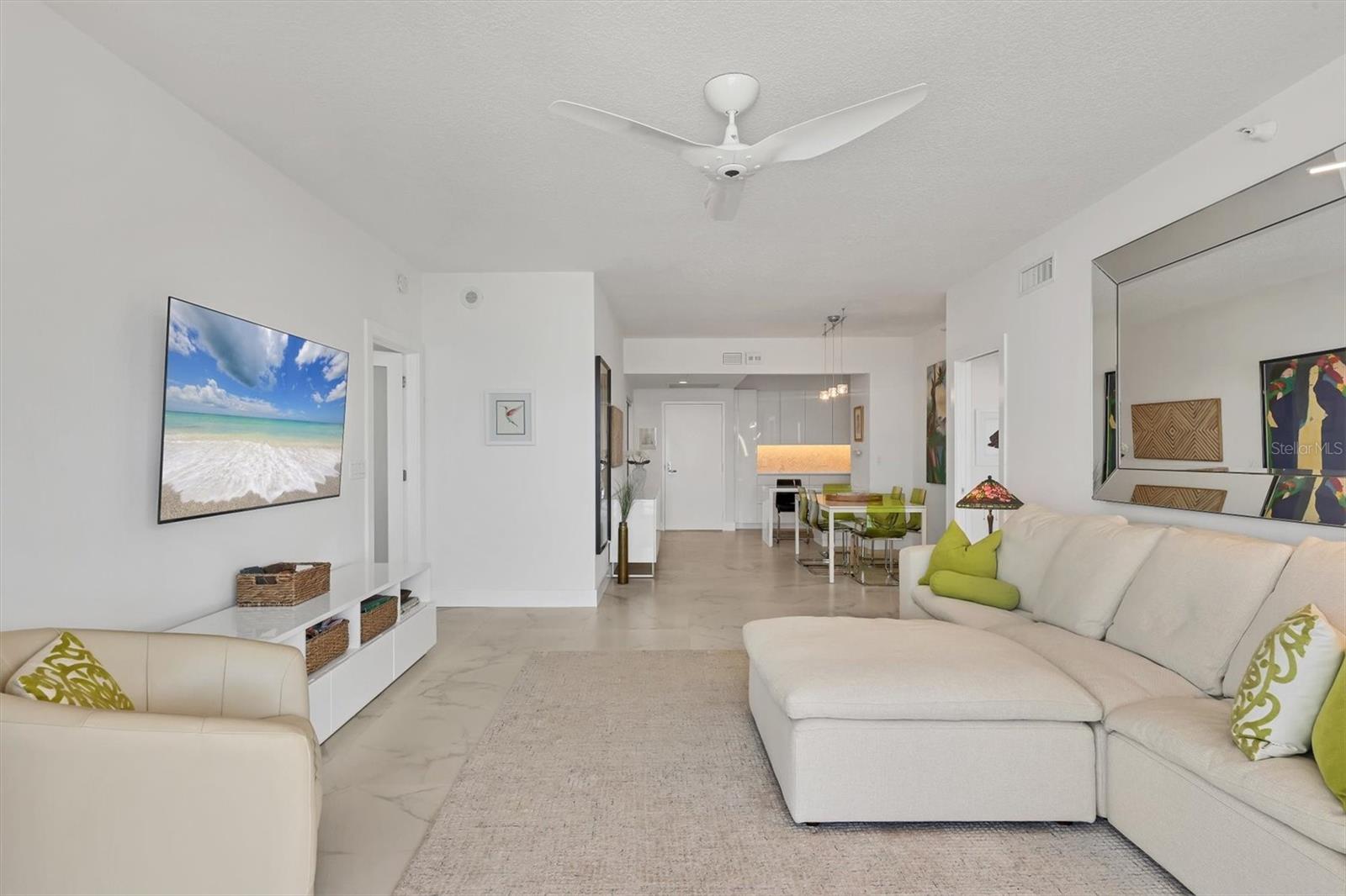 L ELEGANCE ON LIDO BEACH - Residential