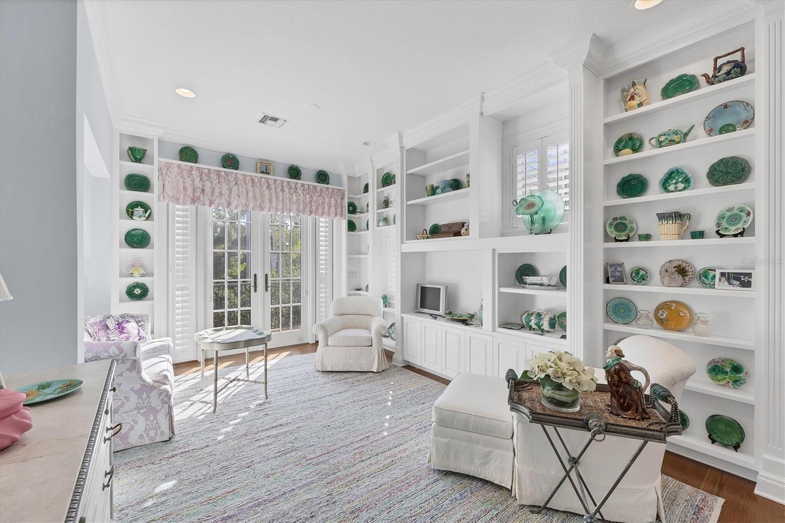 LINCOLN PARK ON HUDSON BAYOU - Residential