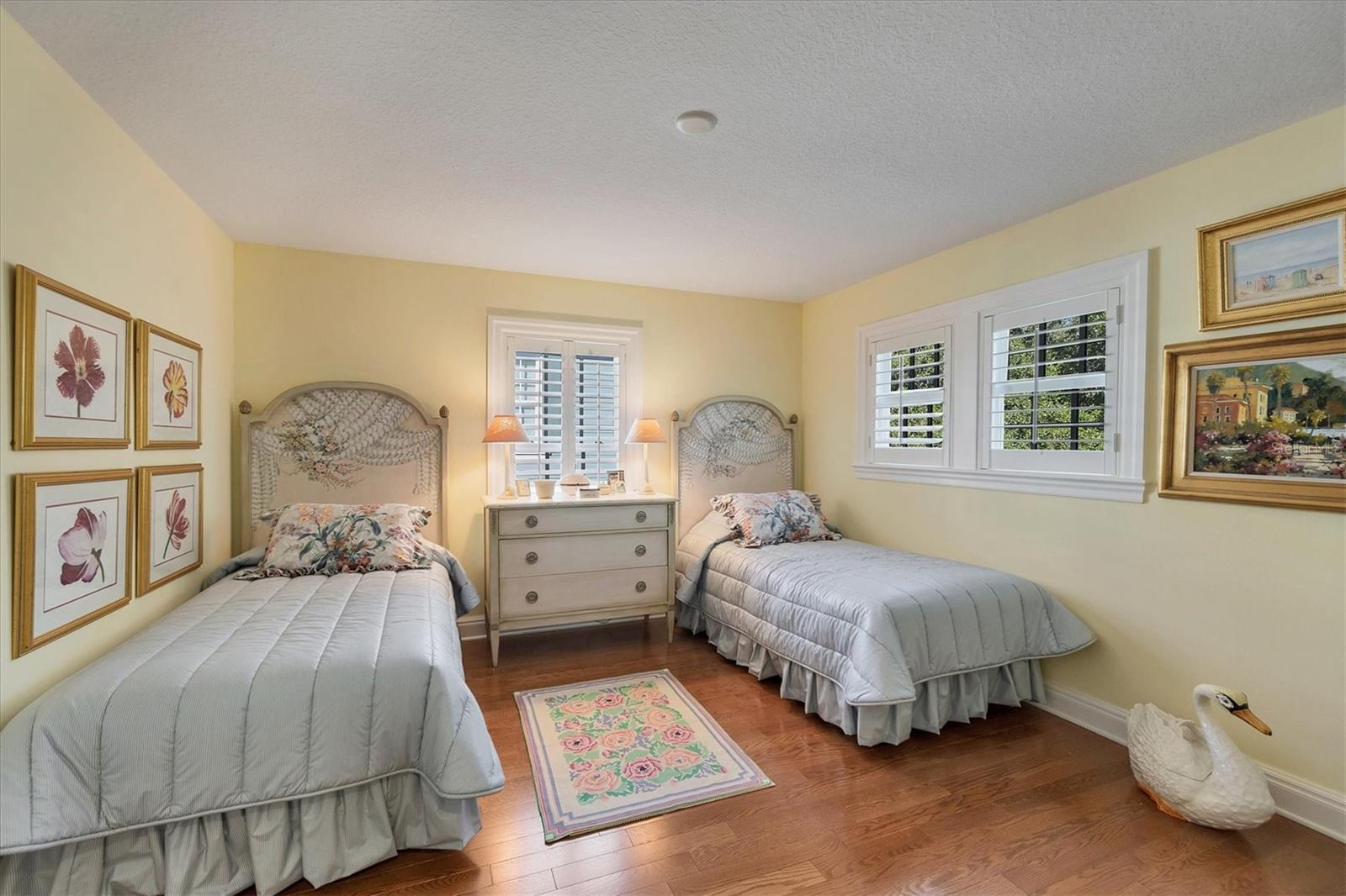 LINCOLN PARK ON HUDSON BAYOU - Residential