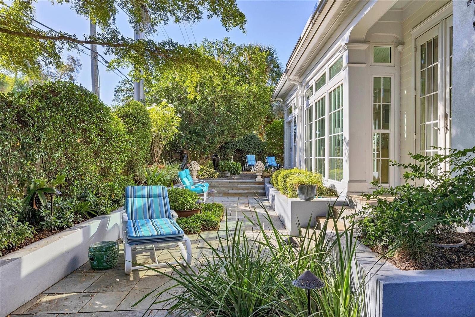 LINCOLN PARK ON HUDSON BAYOU - Residential