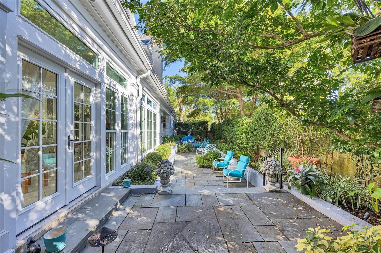 LINCOLN PARK ON HUDSON BAYOU - Residential