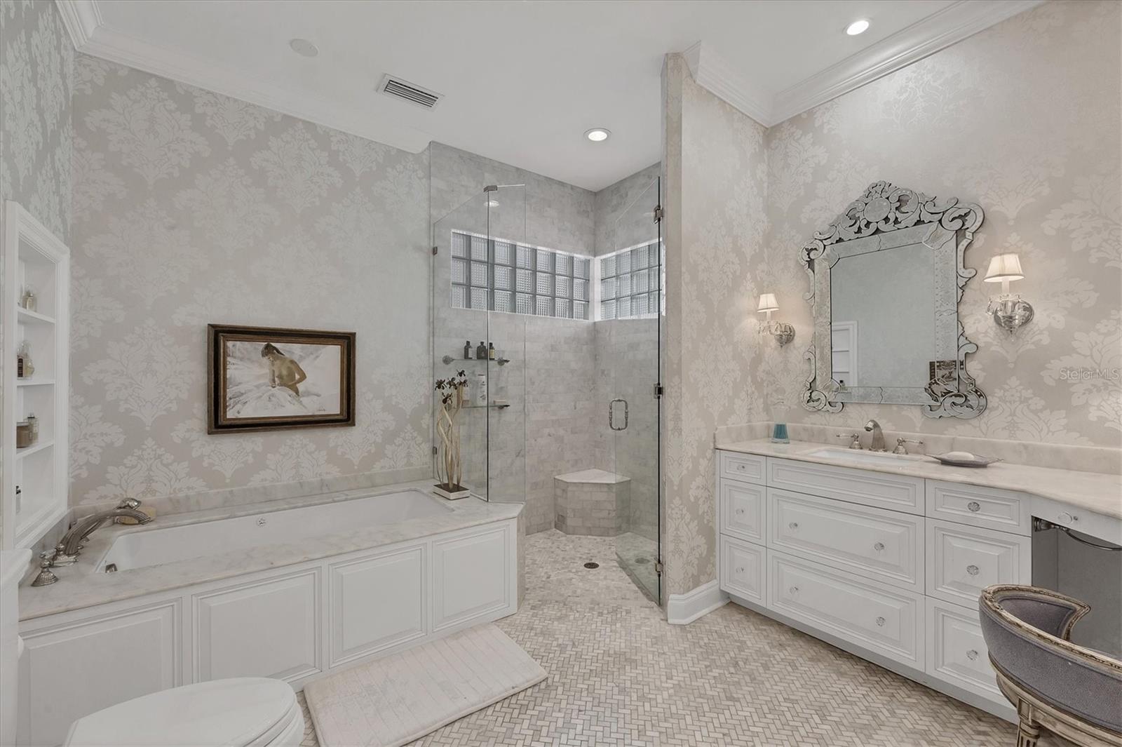 LINCOLN PARK ON HUDSON BAYOU - Residential