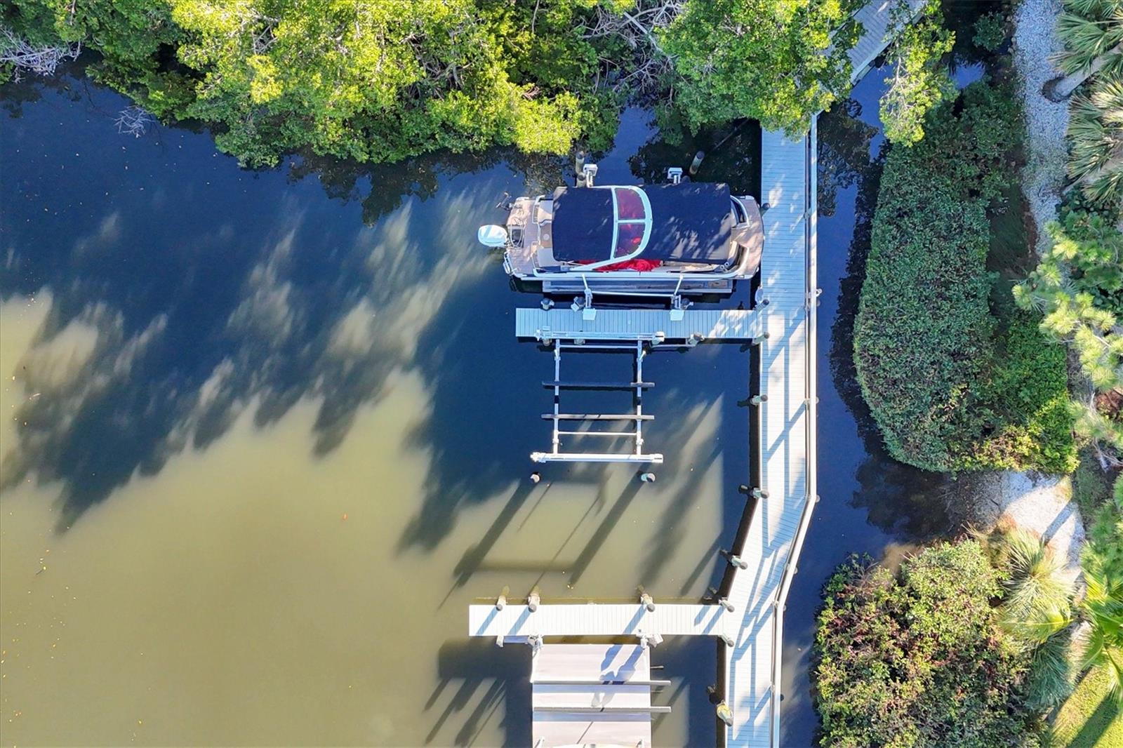 LINCOLN PARK ON HUDSON BAYOU - Residential