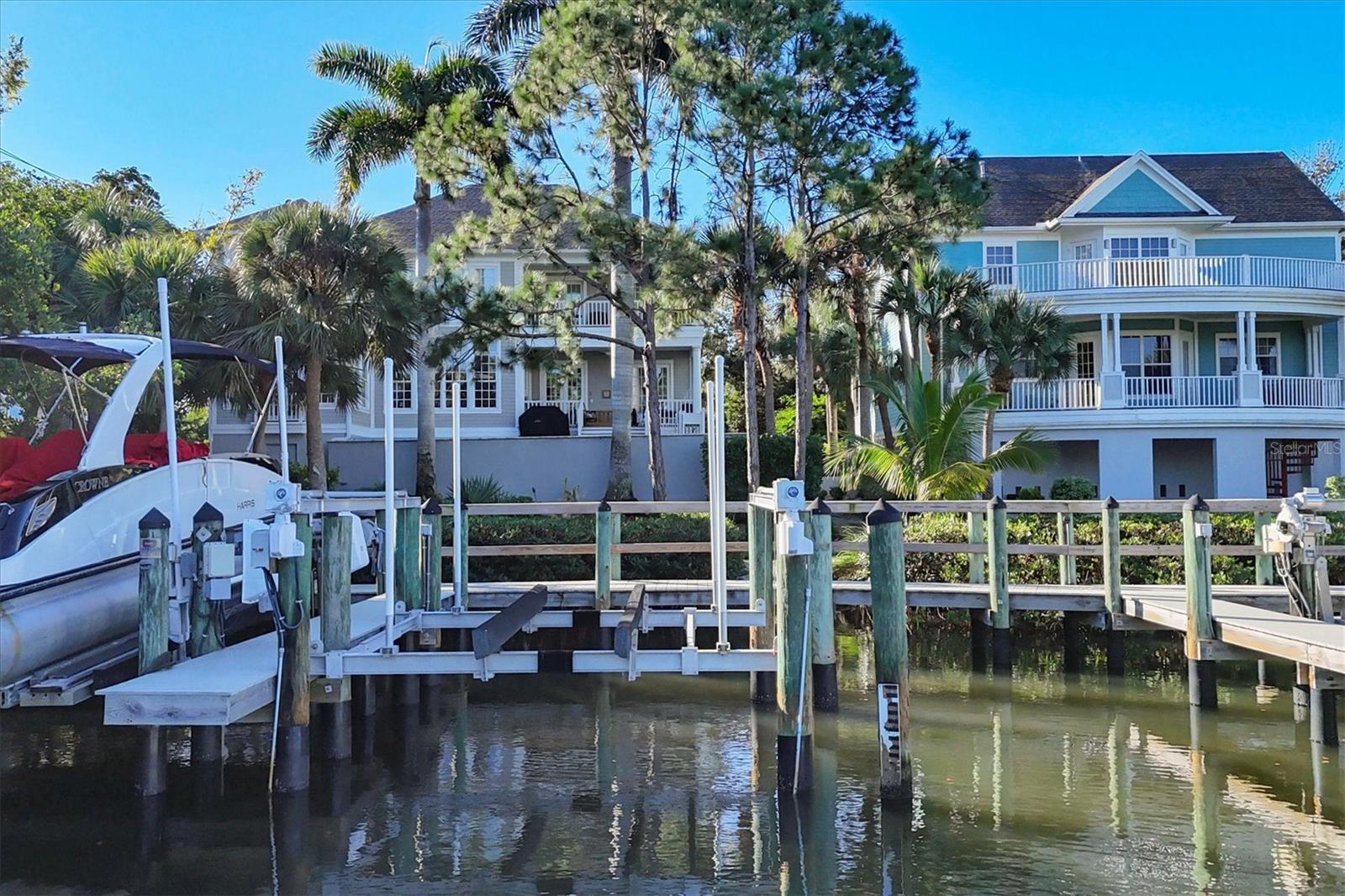 LINCOLN PARK ON HUDSON BAYOU - Residential