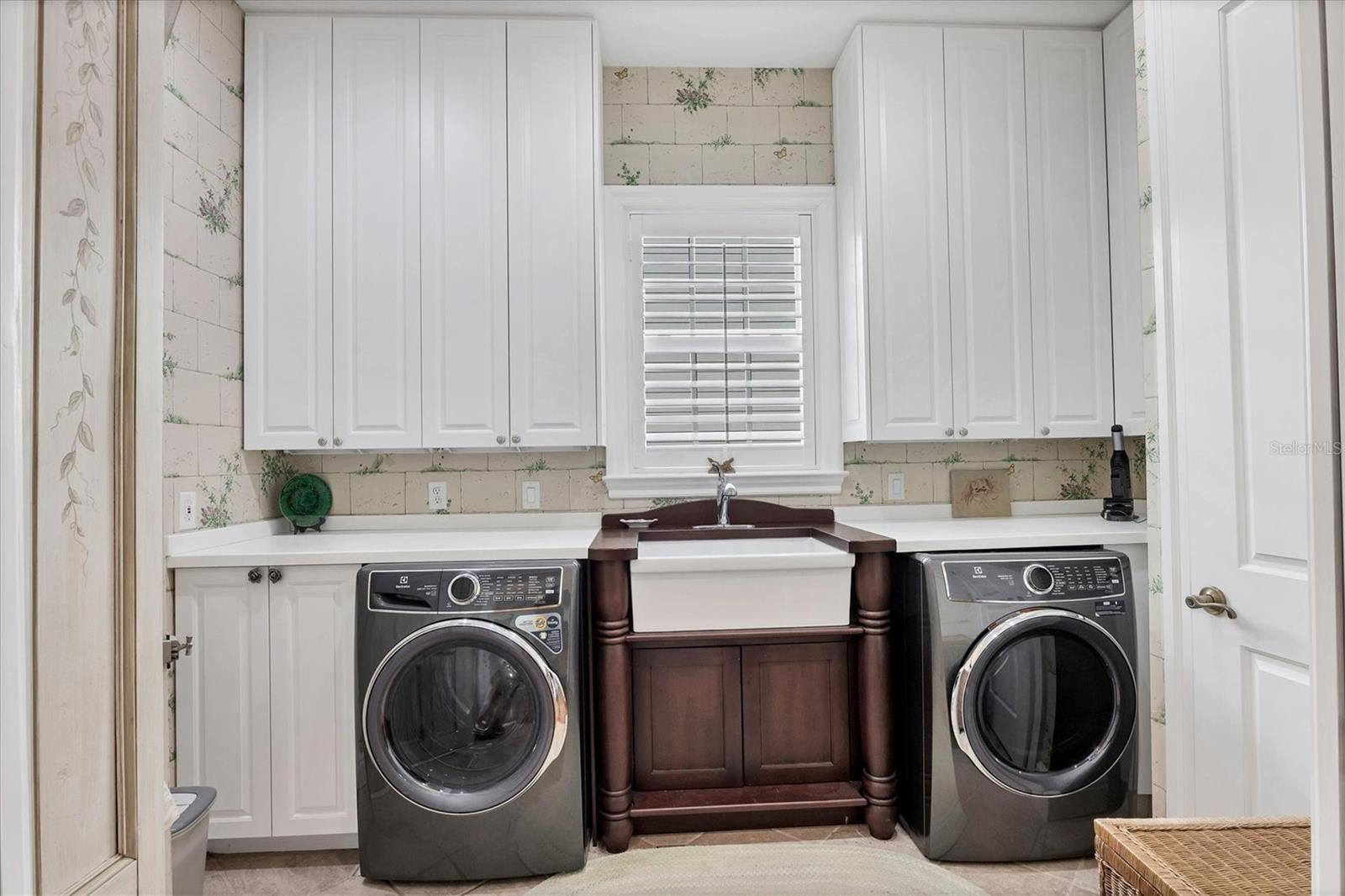 LINCOLN PARK ON HUDSON BAYOU - Residential