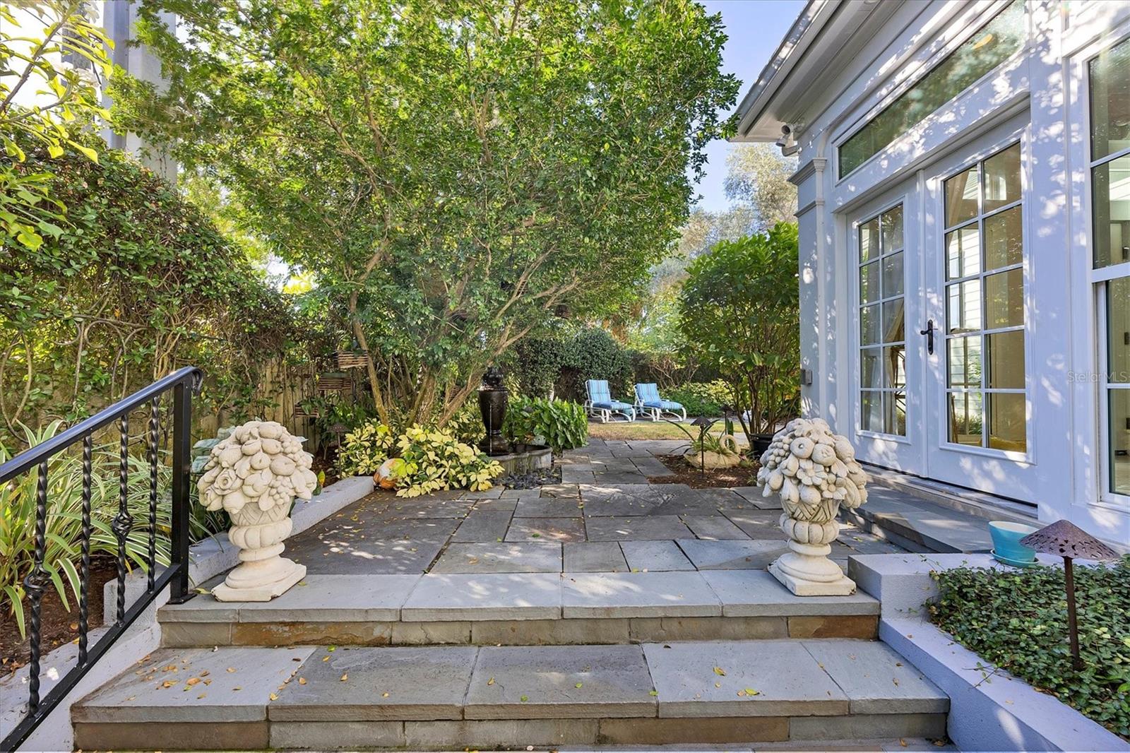 LINCOLN PARK ON HUDSON BAYOU - Residential