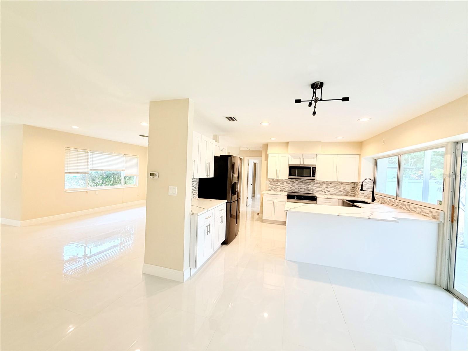 SHORE ACRES BUTTERFLY LAKE REP - Residential Lease