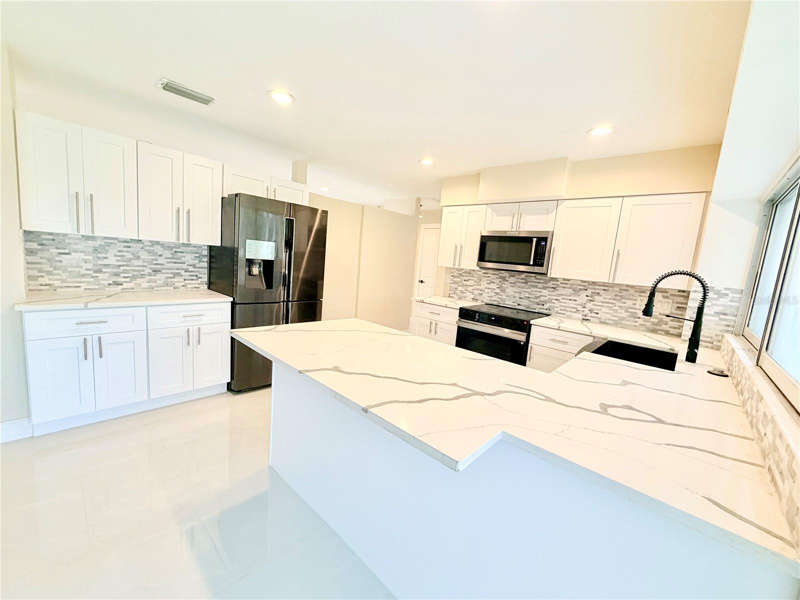 SHORE ACRES BUTTERFLY LAKE REP - Residential Lease