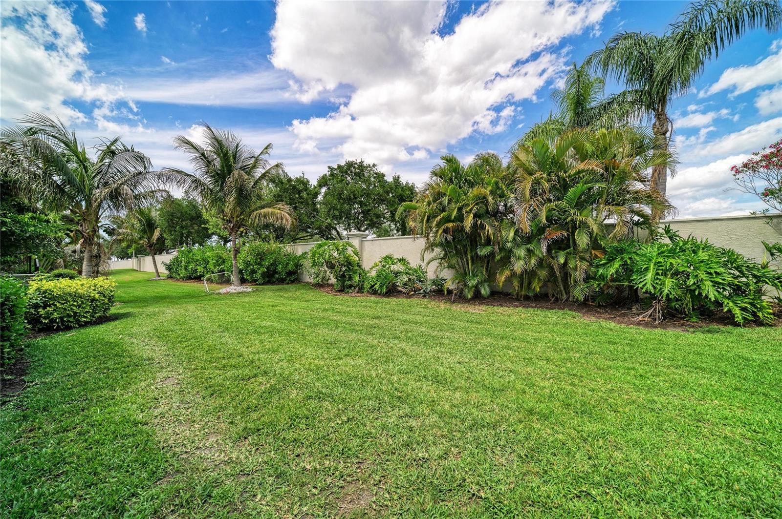 LEGENDS BAY - Residential