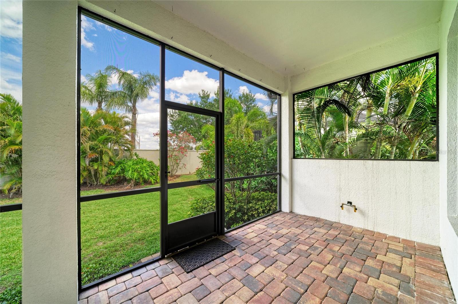 LEGENDS BAY - Residential