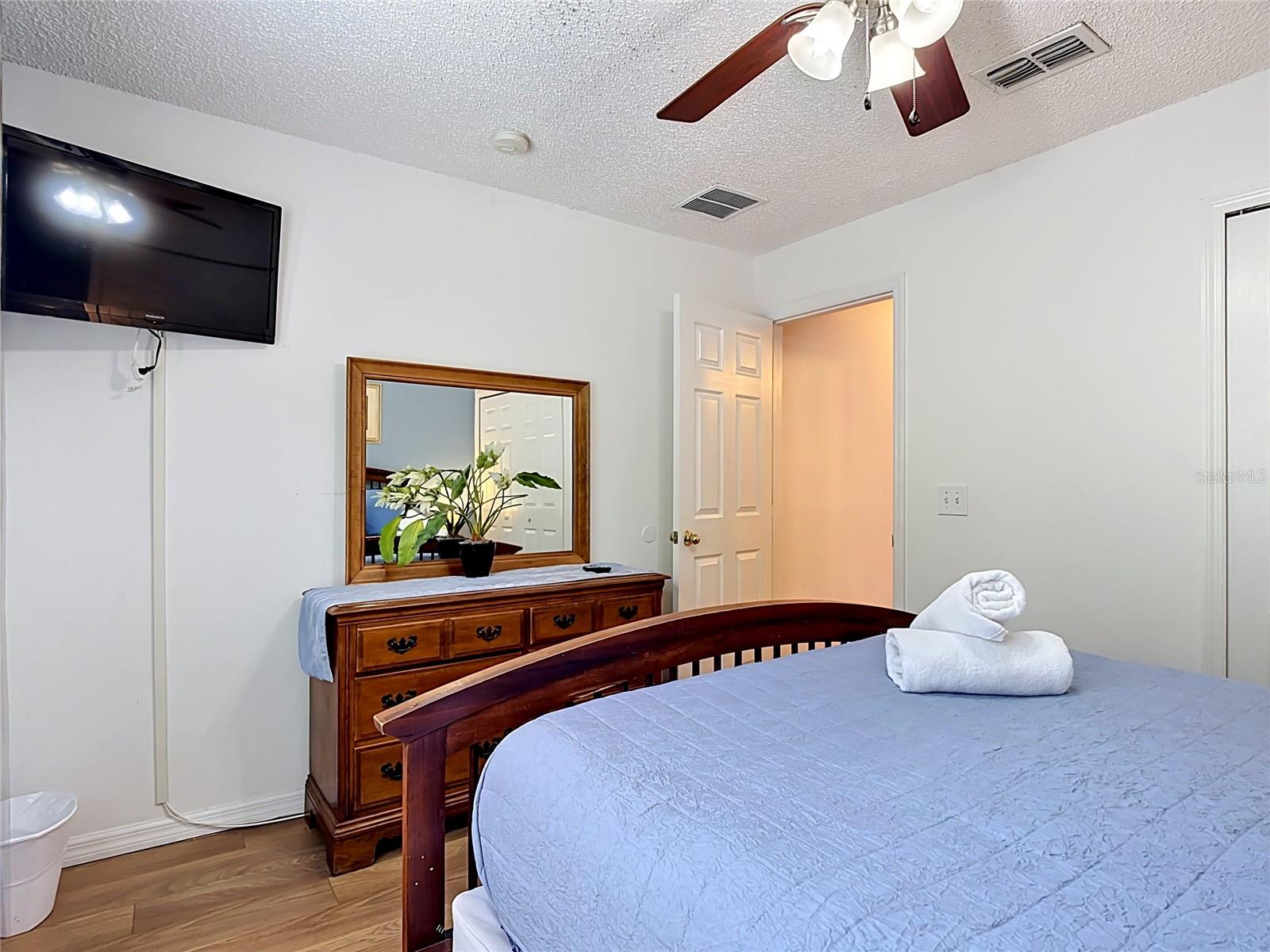 EMERALD ISLAND RESORT - Residential
