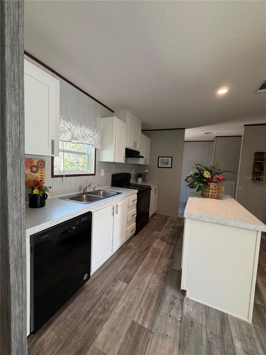 HOLIDAY HEIGHTS UNIT 02 - Residential