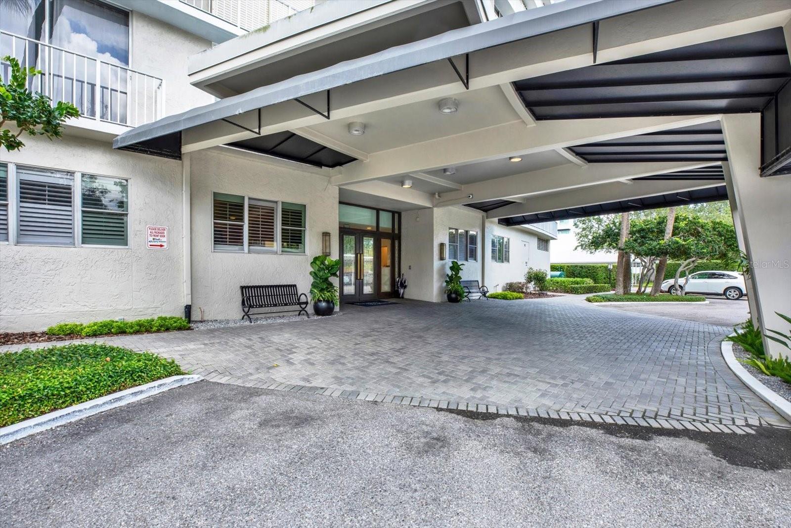 BAYSHORE DIPLOMAT A CONDOMINIU - Residential