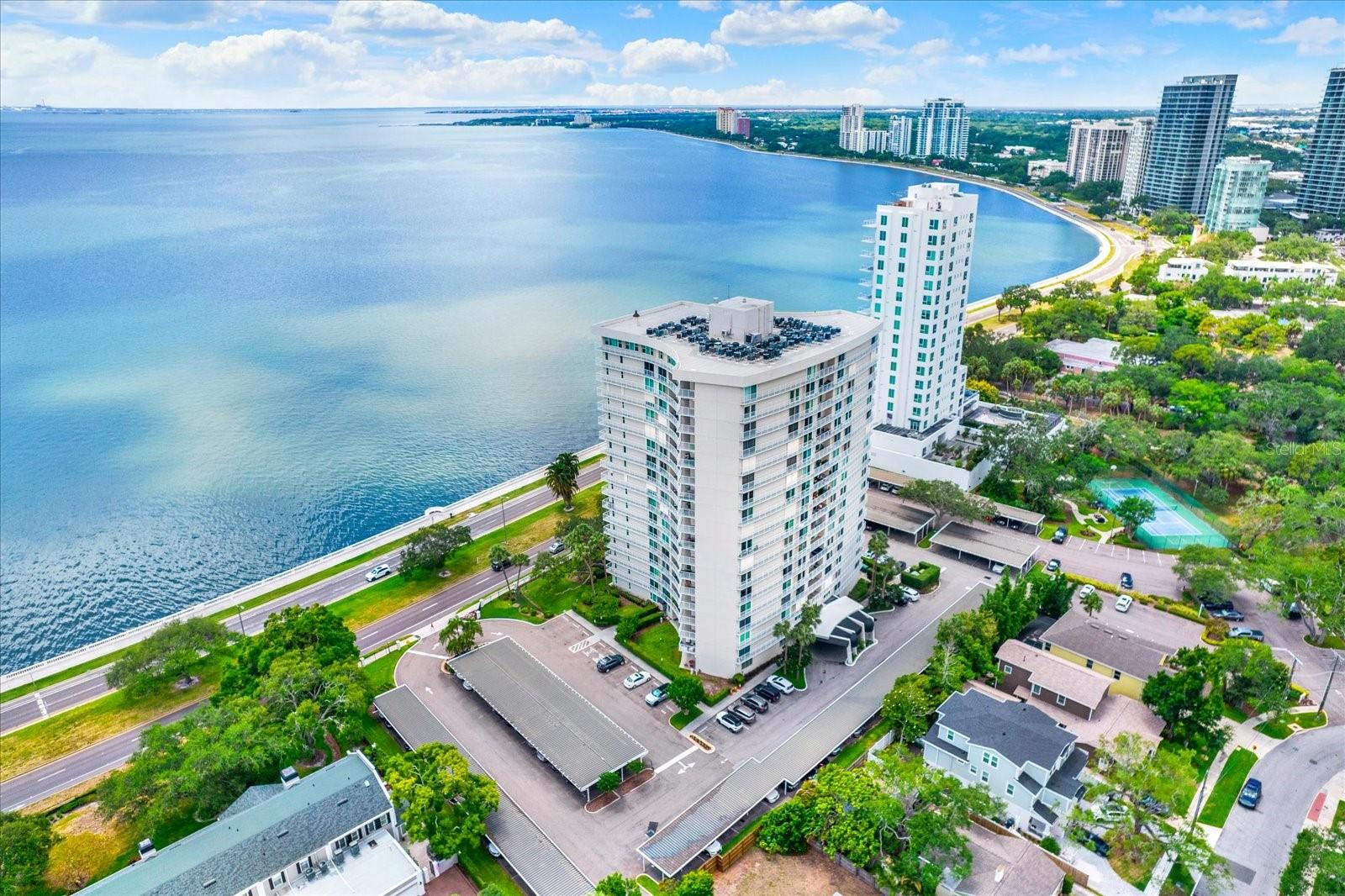 BAYSHORE DIPLOMAT A CONDOMINIU - Residential