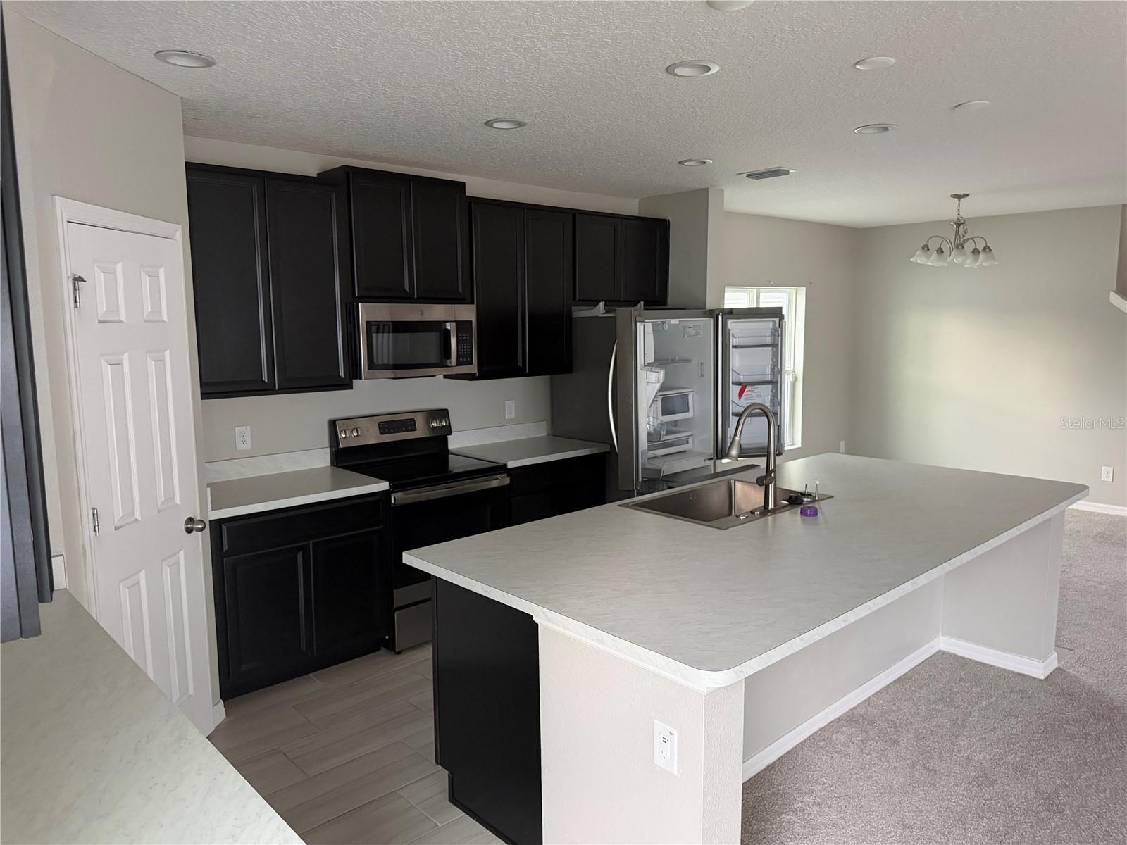 911 AVENAL LANE