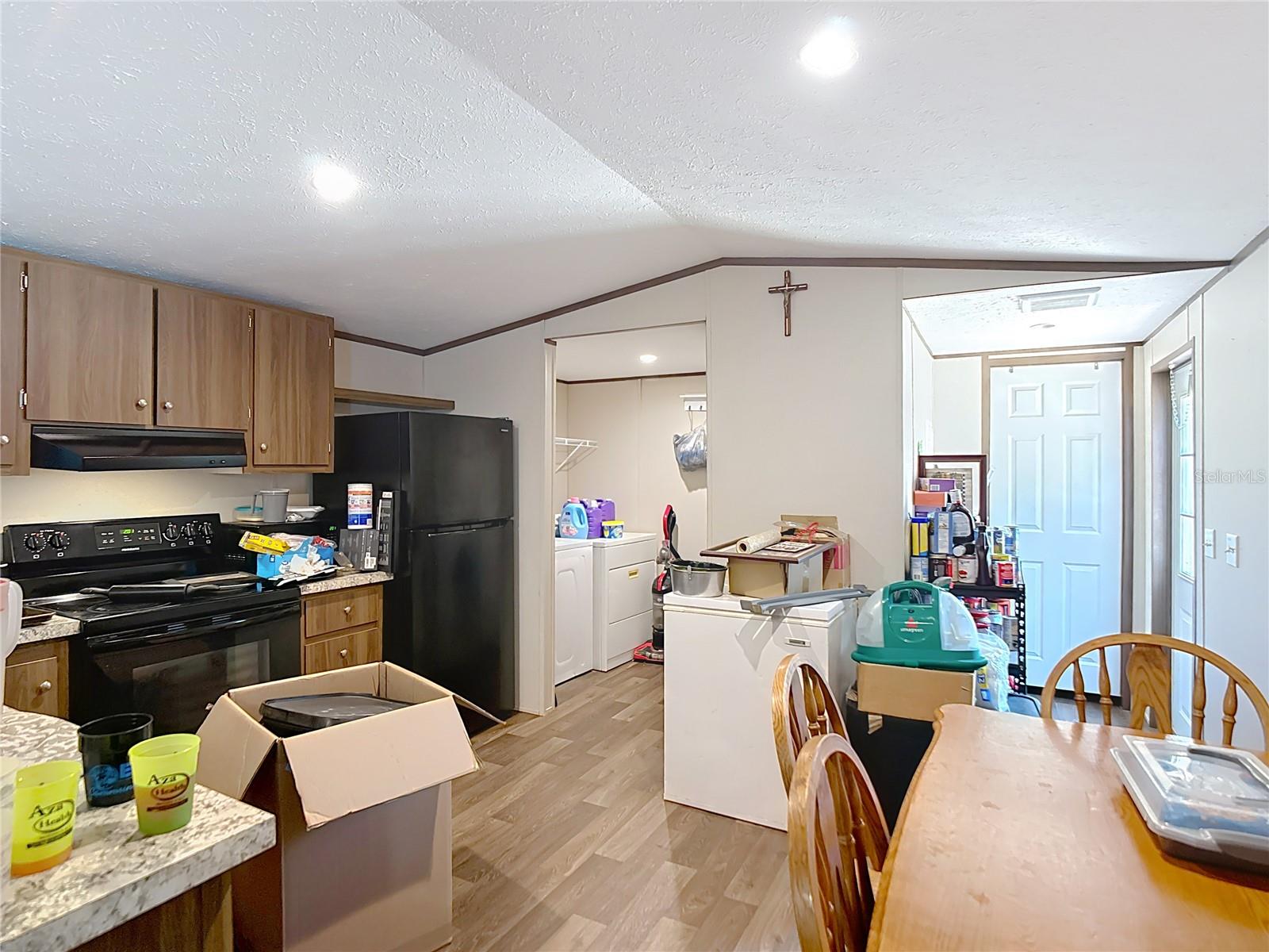 HIGH RDG ESTATES - Residential