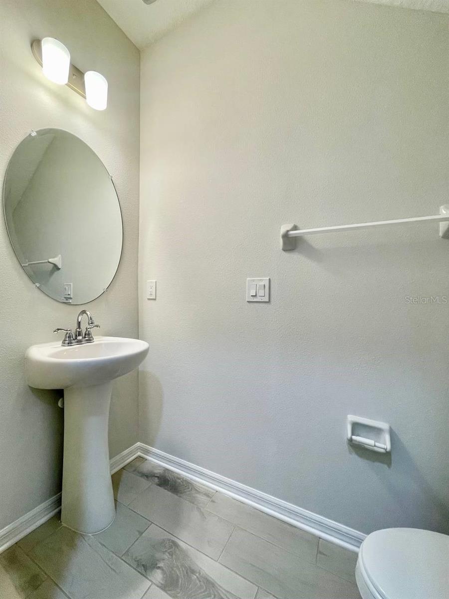 CALUSA CREEK TOWNHOMES - Residential Lease