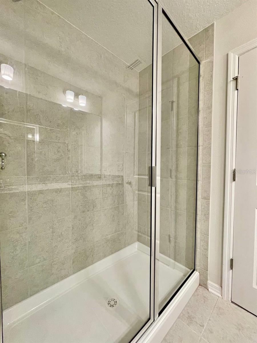 CALUSA CREEK TOWNHOMES - Residential Lease