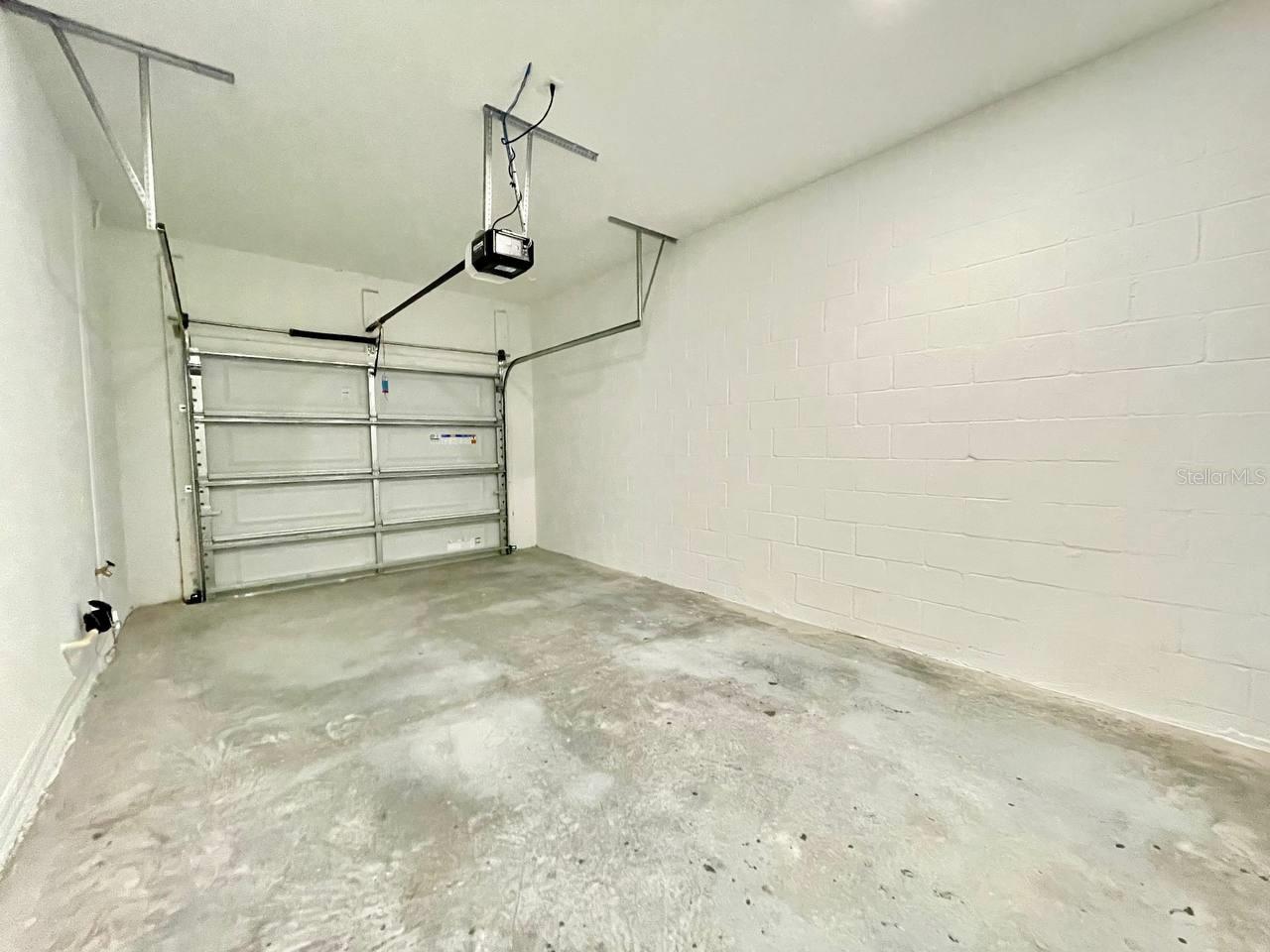 CALUSA CREEK TOWNHOMES - Residential Lease