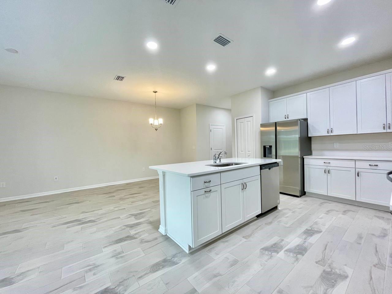 CALUSA CREEK TOWNHOMES - Residential Lease