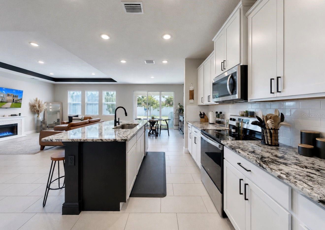 172 MANGROVE MANOR DRIVE