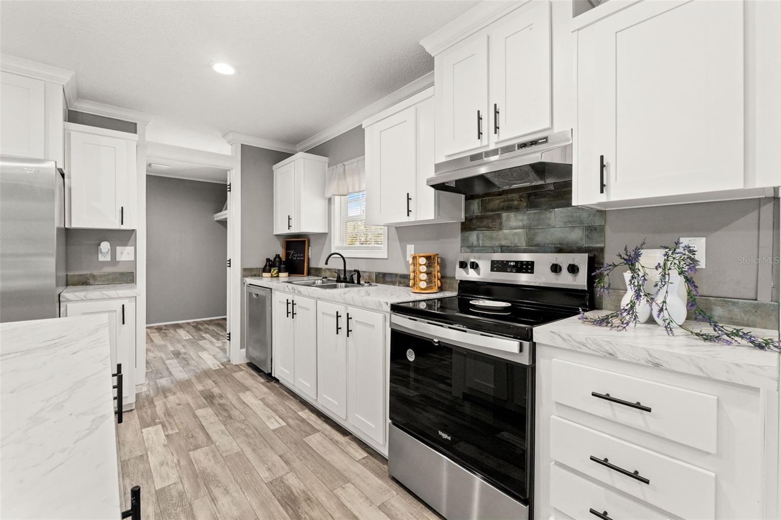 ENZO ESTATES - Residential