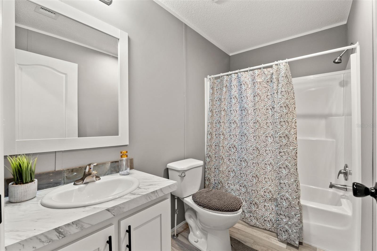 ENZO ESTATES - Residential