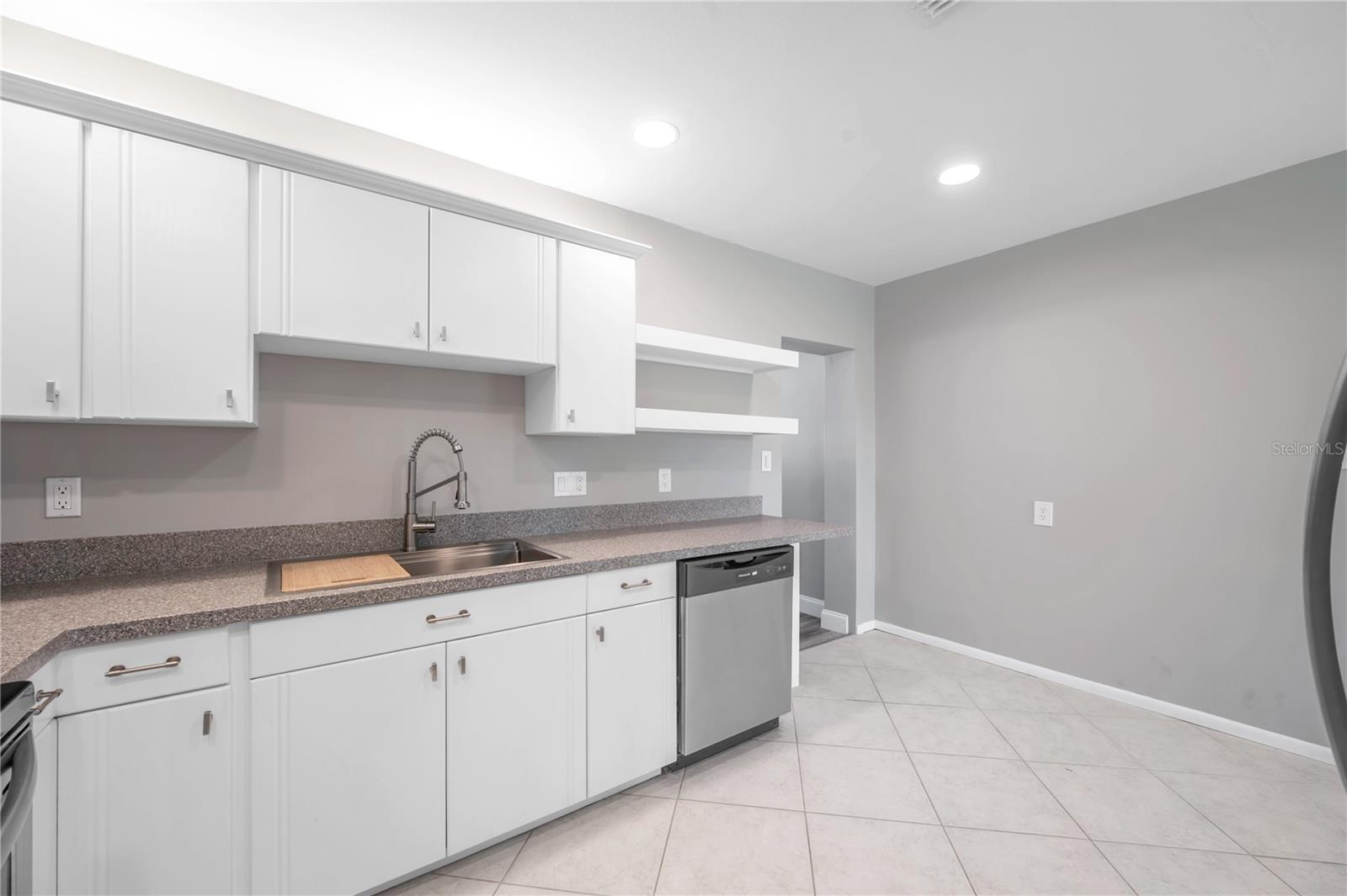 PINE GROVE ESTATES - Residential Lease