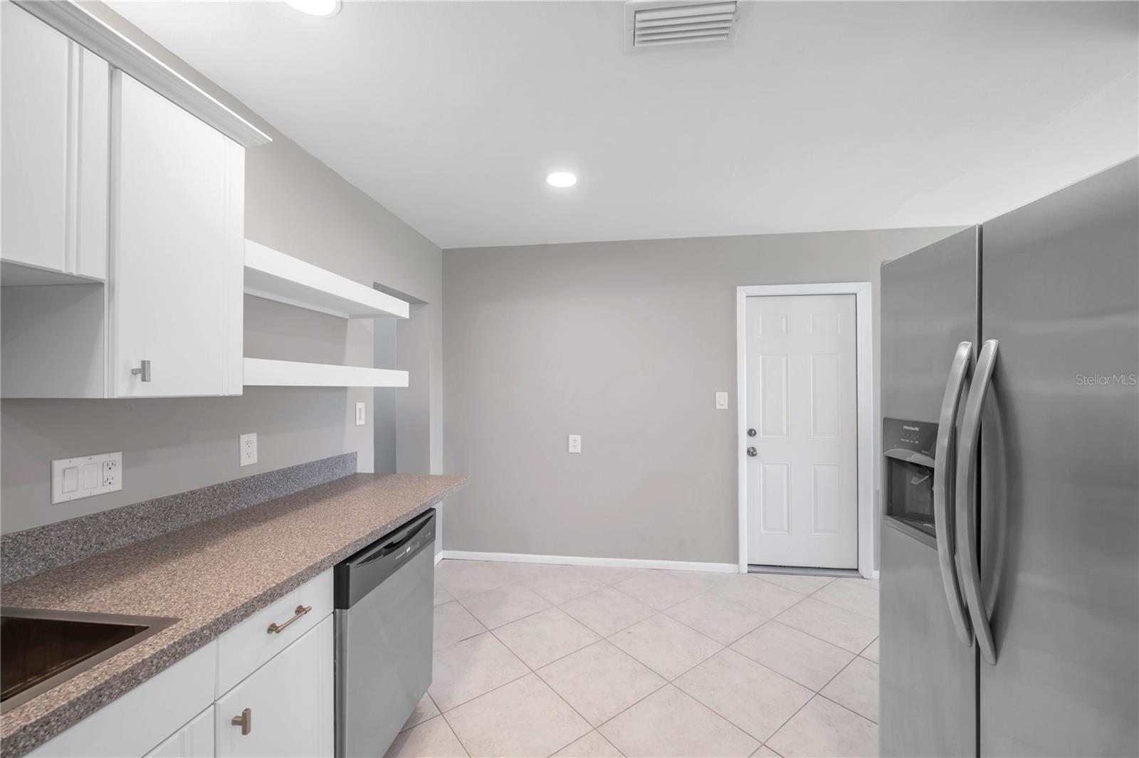 PINE GROVE ESTATES - Residential Lease