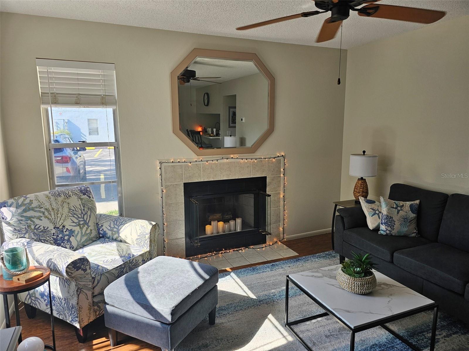 MIRROR LAKE SEC 4 - Residential Lease