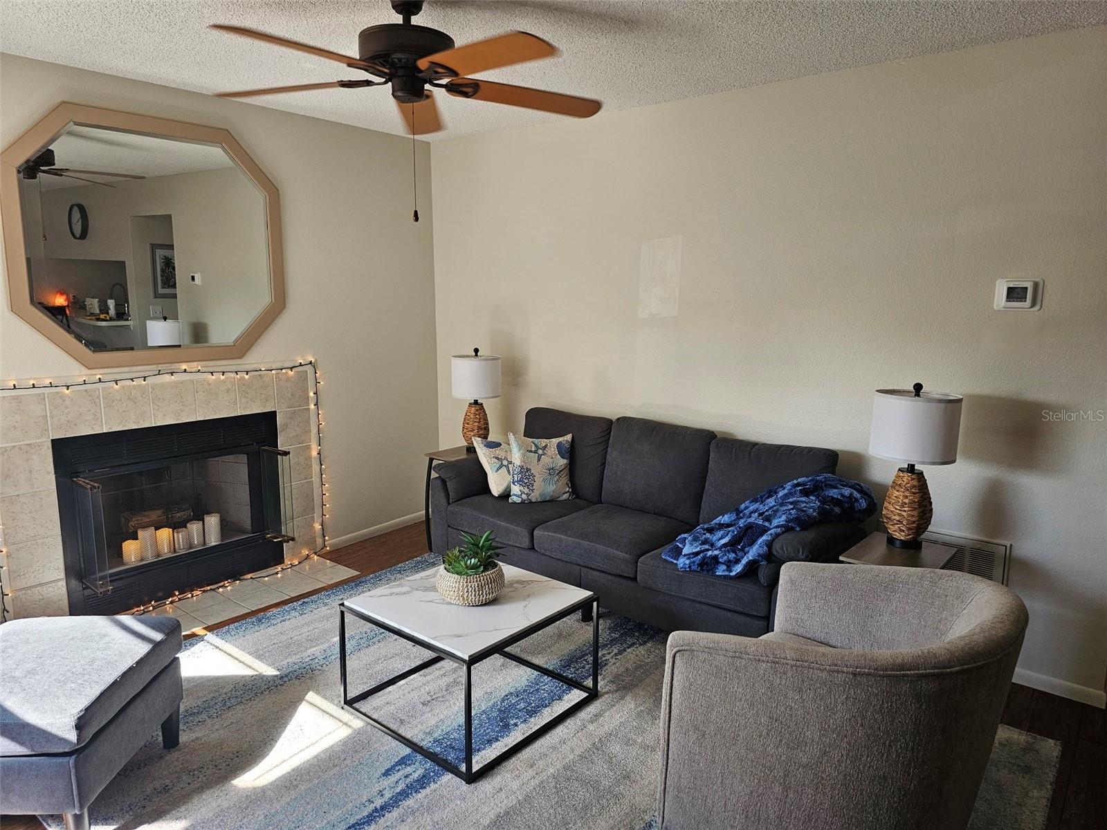 MIRROR LAKE SEC 4 - Residential Lease