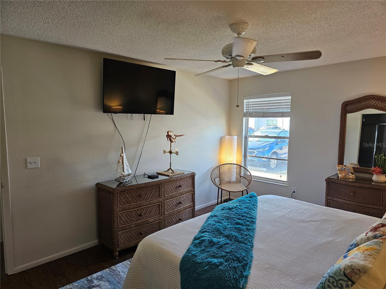 MIRROR LAKE SEC 4 - Residential Lease