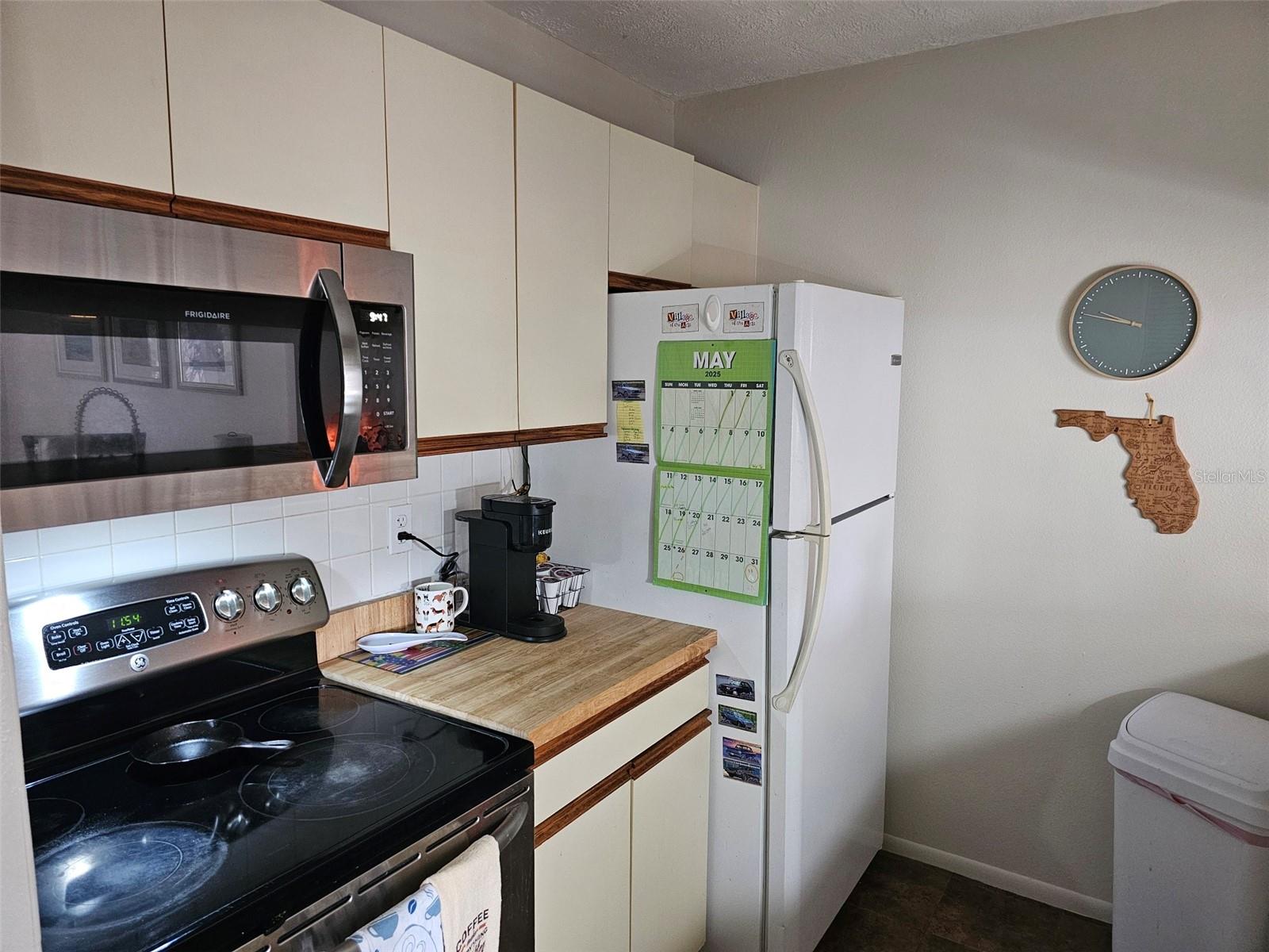 MIRROR LAKE SEC 4 - Residential Lease