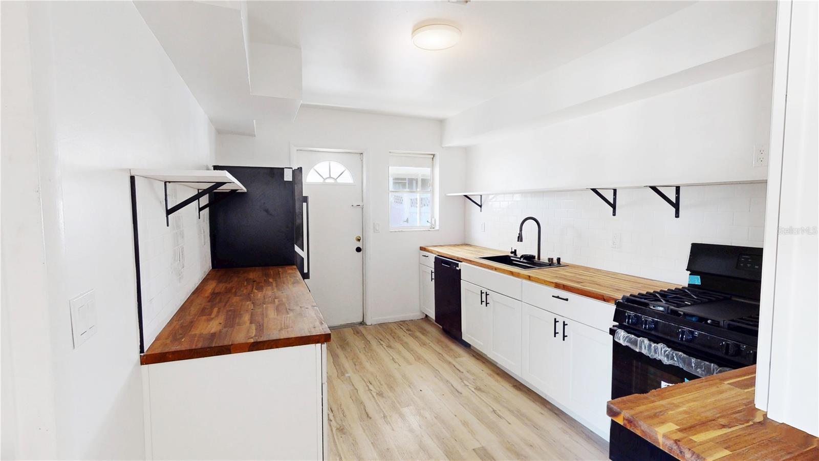 DELTONA LAKES UNIT 25 - Residential