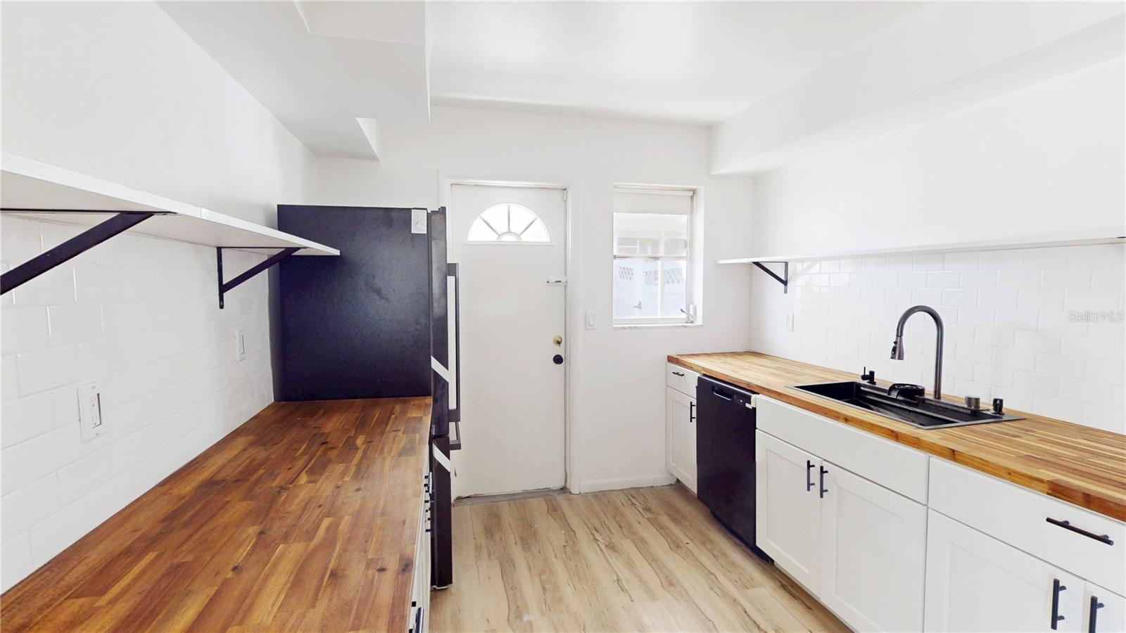 DELTONA LAKES UNIT 25 - Residential