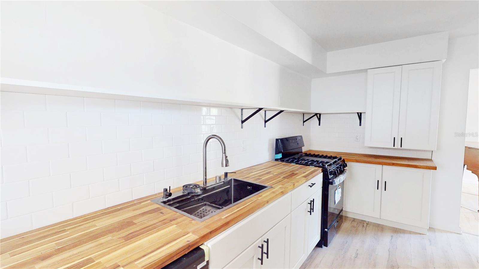 DELTONA LAKES UNIT 25 - Residential