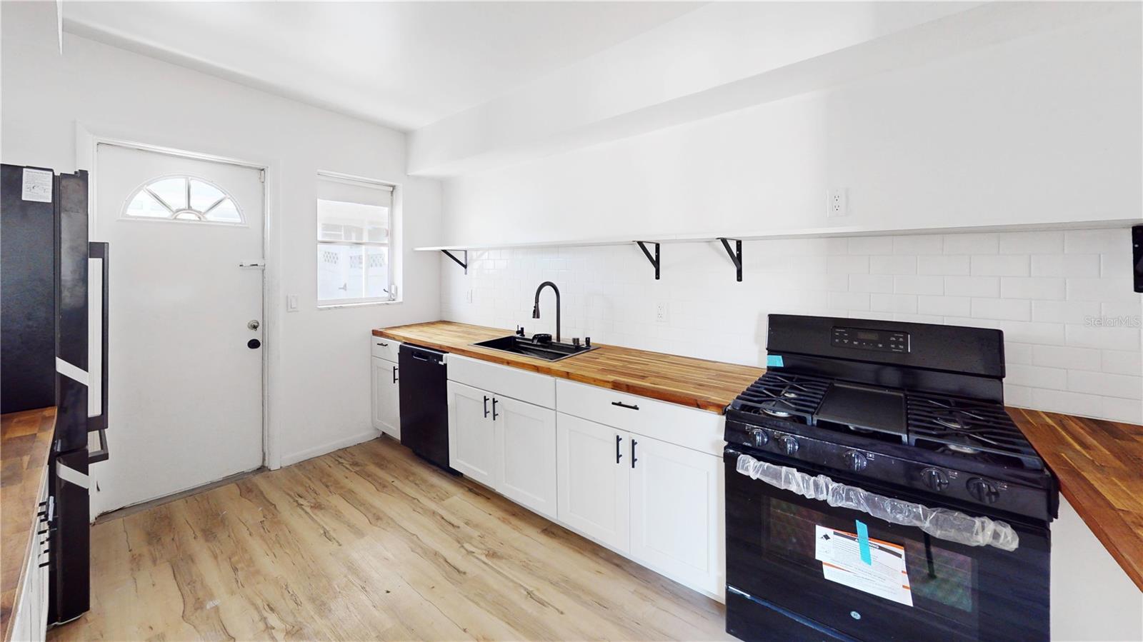 DELTONA LAKES UNIT 25 - Residential