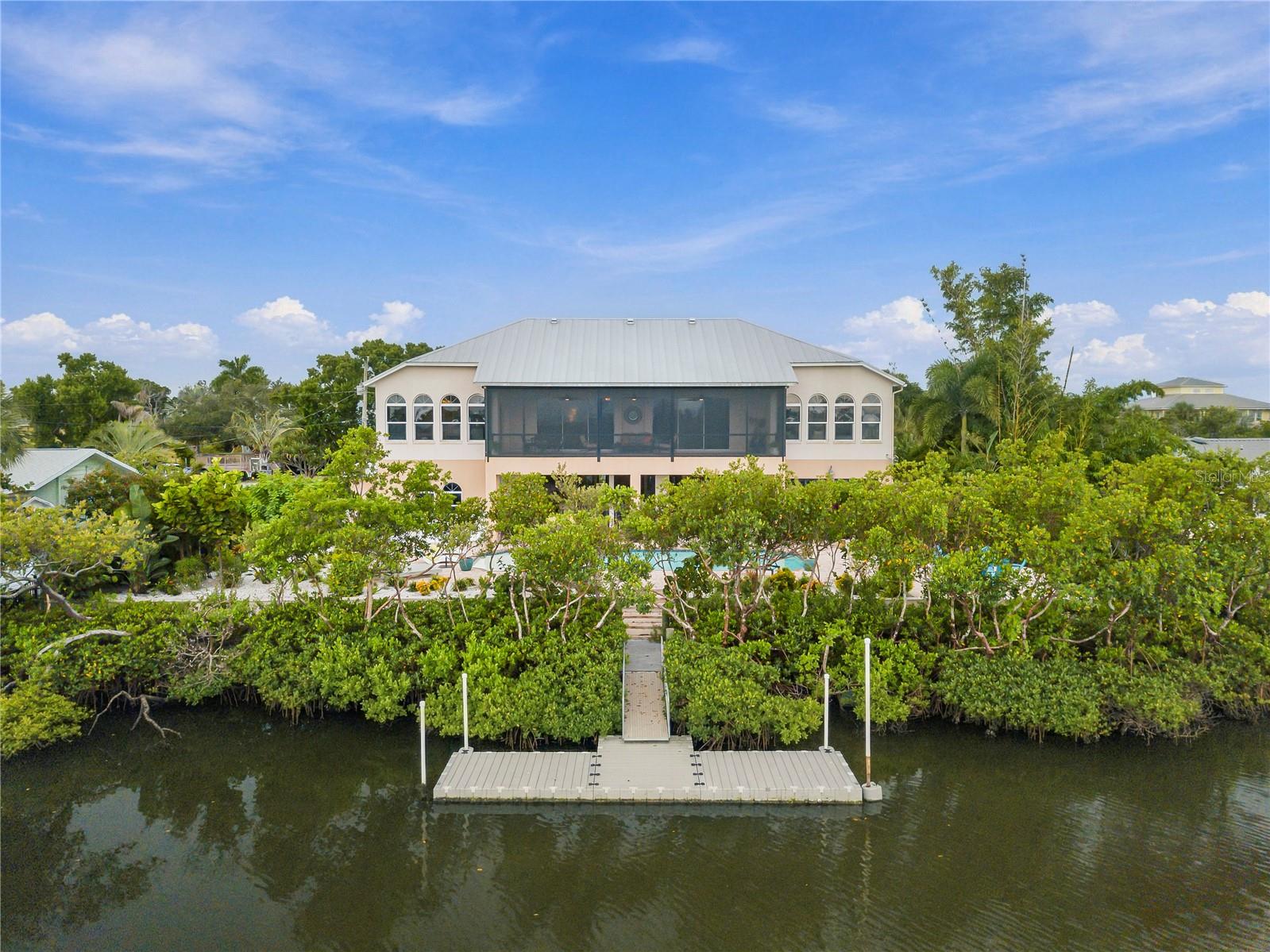 908 BAYSHORE DRIVE
