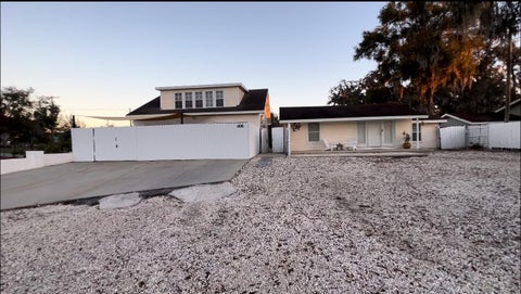 Photo of 406 Seminole Lake Boulevard, Plant City, FL 33563 (MLS # TB8560017)
