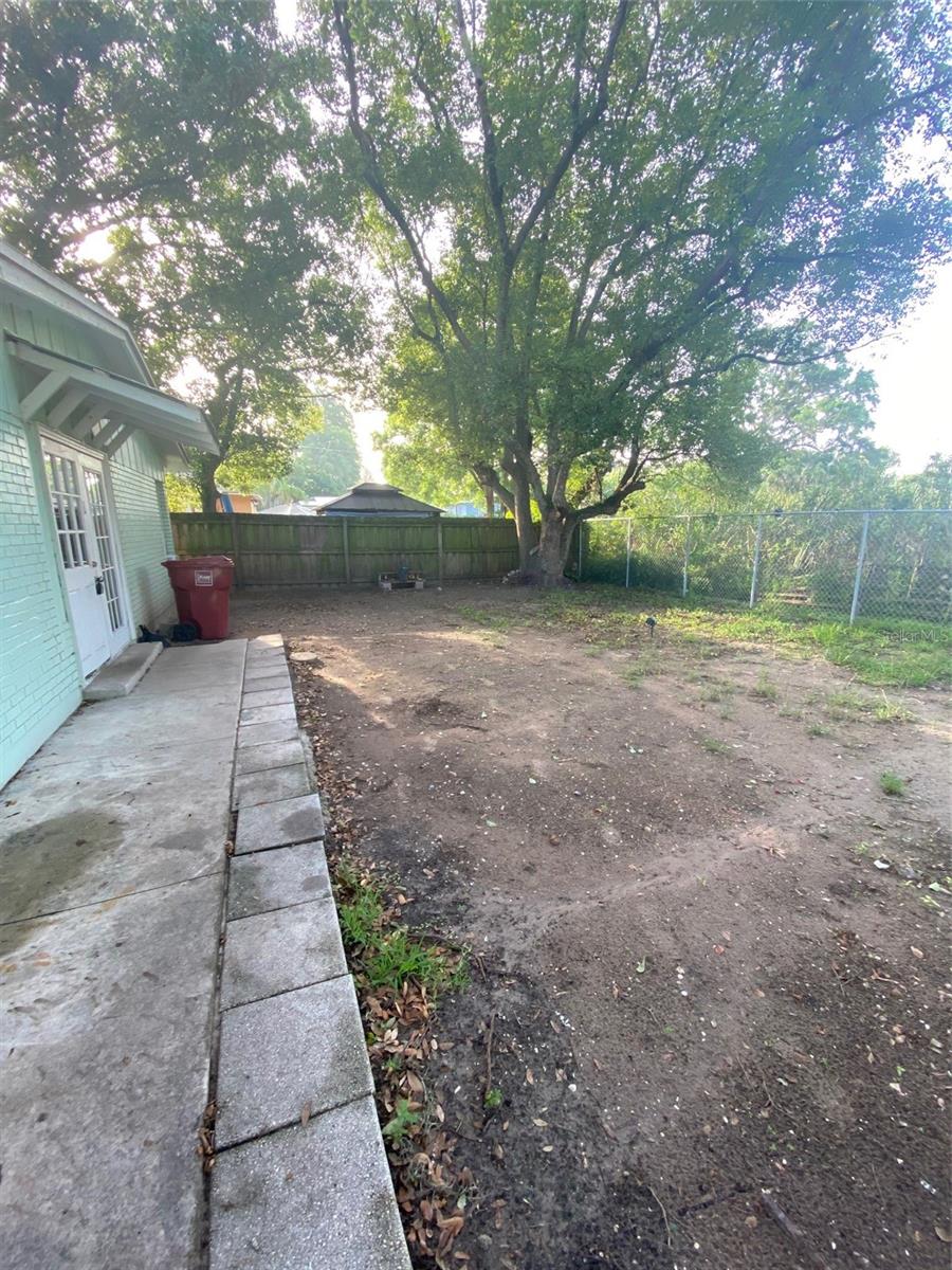 PALM HEIGHTS RESUB - Residential Lease